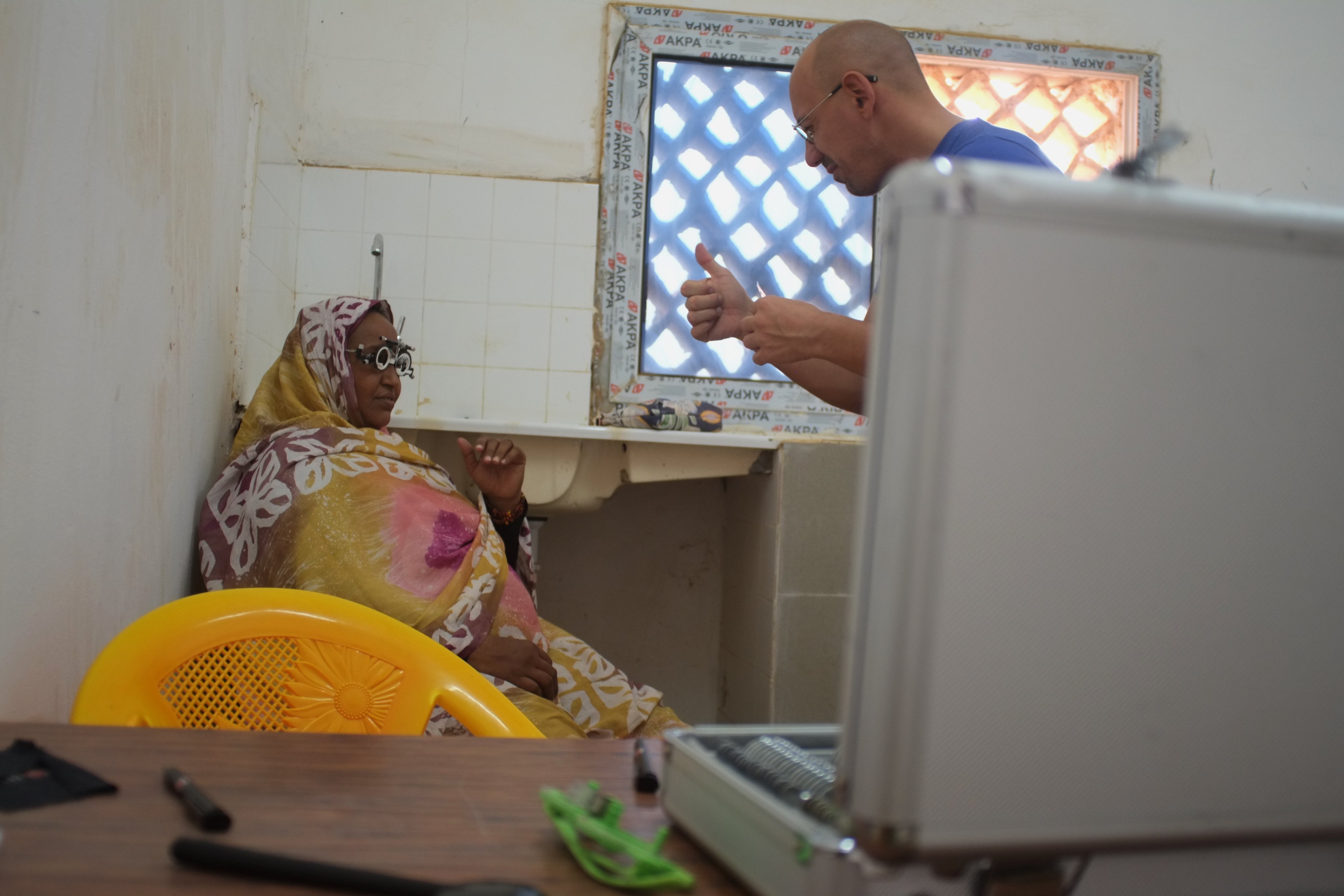 L'association de Limoges M'Akako vient de distribuer 2.500 paires de lunettes en Mauritanie