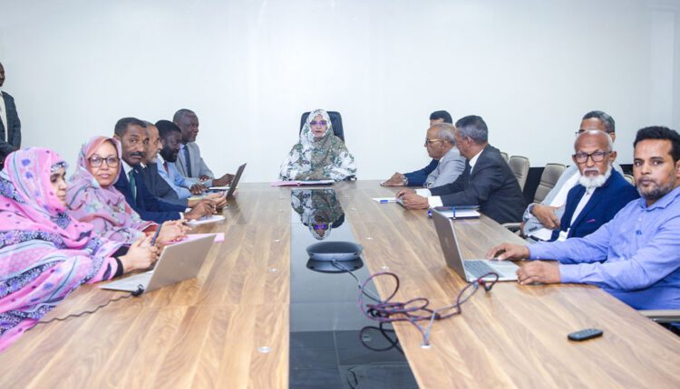 La ministre de l’Éducation tient une réunion élargie avec les directeurs régionaux