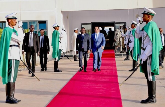 Le Premier ministre se rend en Algérie