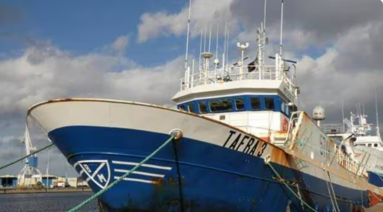 Collision entre deux navires de pêche en Mauritanie : cinq marins disparus, deux en garde à vue